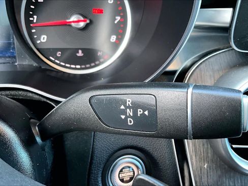 Used 2022 Mercedes-Benz GLC 300 4MATIC image 16