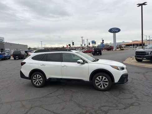 Used 2021 Subaru Outback Premium image 4