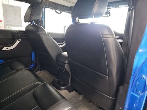 Used 2014 Jeep Wrangler Unlimited Sahara AWD/4WD image 29
