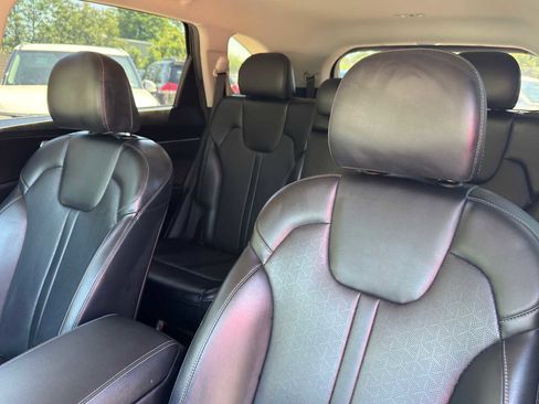Certified 2022 Kia Sorento S FWD image 9