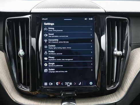 Used 2022 Volvo XC60 B5 Inscription w/ Advanced Package image 16