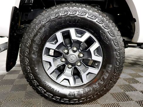 Used 2013 Toyota Tacoma image 39