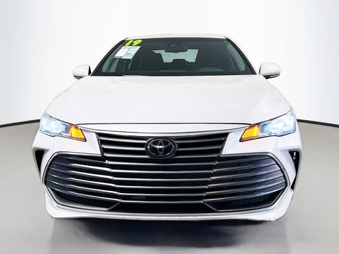Used 2019 Toyota Avalon XLE FWD image 11
