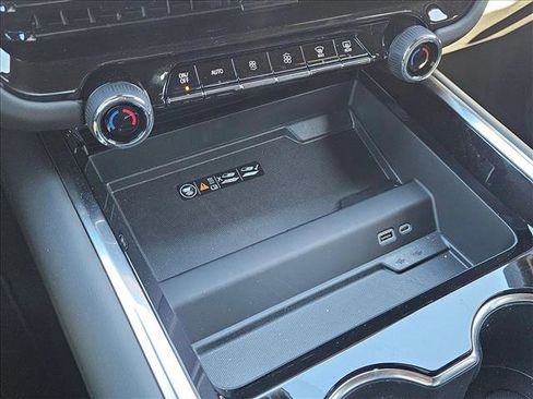 Used 2025 Chevrolet Tahoe LT w/ Comfort Package image 27