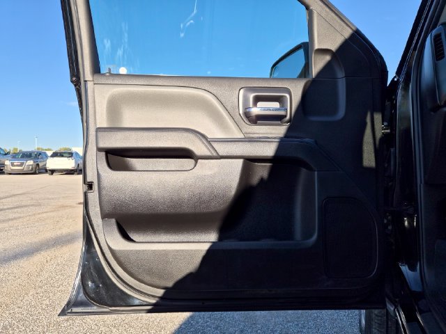 Used 2019 Chevrolet Silverado 1500 Custom w/ Custom Convenience Package AWD/4WD image 12