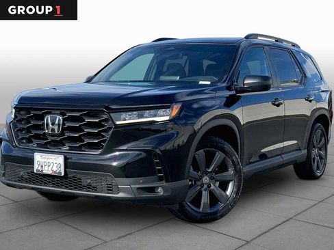 Used 2025 Honda Pilot Sport image 1