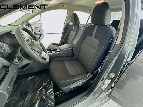 Used 2025 Nissan Sentra SV FWD image 28