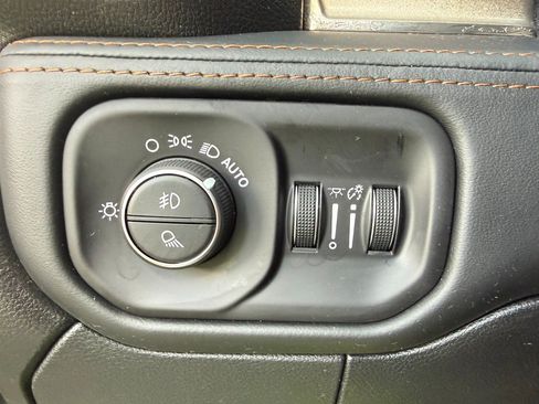 Used 2021 RAM 3500 Limited AWD/4WD image 32