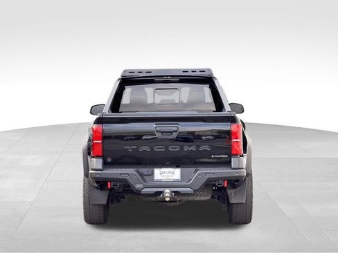 Used 2024 Toyota Tacoma Trailhunter image 9