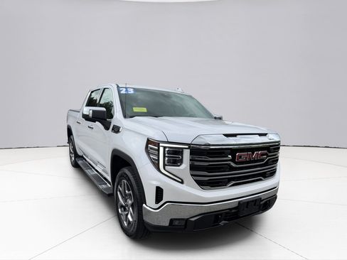Used 2023 GMC Sierra 1500 SLT w/ SLT Premium Package AWD/4WD image 15