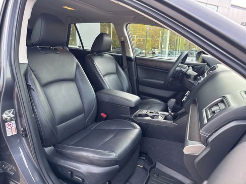 Used 2019 Subaru Outback 2.5i Limited AWD/4WD image 8