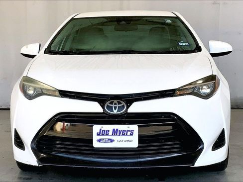 Used 2017 Toyota Corolla LE image 3