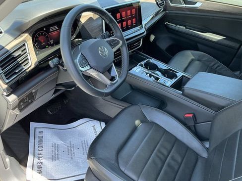 Used 2024 Volkswagen Atlas SEL AWD/4WD image 17