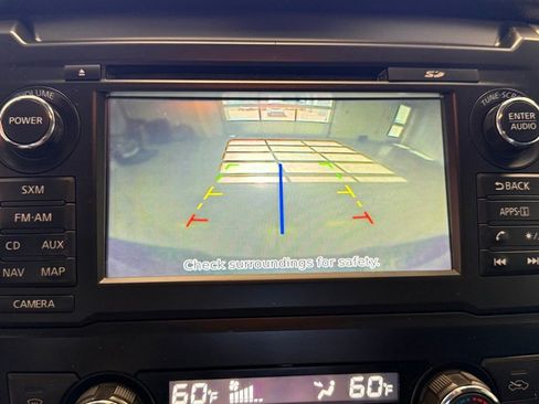 Used 2018 Nissan Titan SV w/ SV Convenience Package RWD image 32