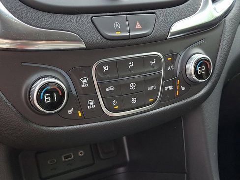 Used 2024 Chevrolet Equinox LT AWD/4WD image 15