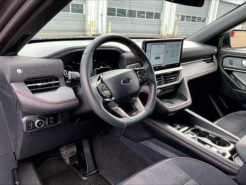 Certified 2025 Ford Explorer ST image 20