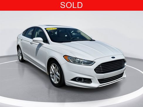 Used 2015 Ford Fusion SE w/ Equipment Group 202A FWD image 1