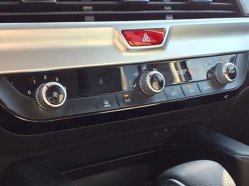 Used 2021 Kia Telluride LX FWD image 9