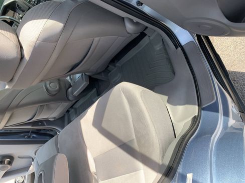 Used 2011 Honda CR-V EX image 16
