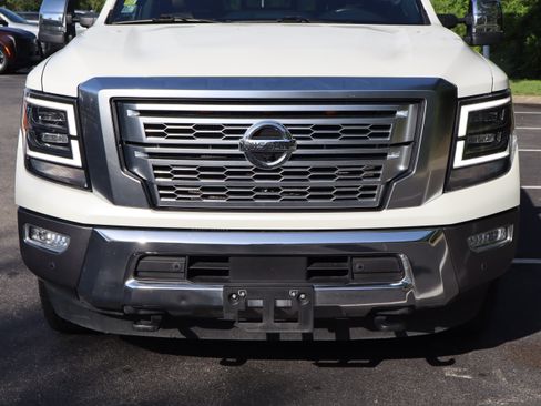 Used 2023 Nissan Titan Platinum Reserve w/ Moonroof Package AWD/4WD image 25