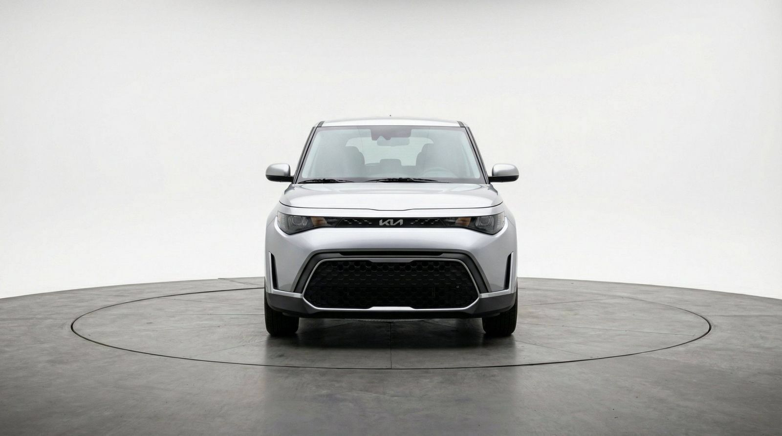 Used 2025 Kia Soul LX w/ LX Technology Package FWD image 2