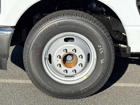 New 2026 Ford F350 XL w/ XL Chrome Package image 9