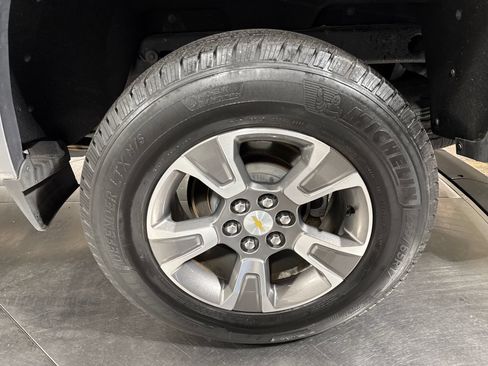 Used 2018 Chevrolet Colorado Z71 AWD/4WD image 12