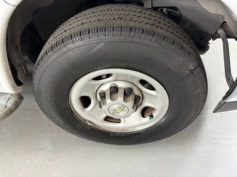 Used 2022 Chevrolet Express 2500 w/ Driver Convenience Package image 12