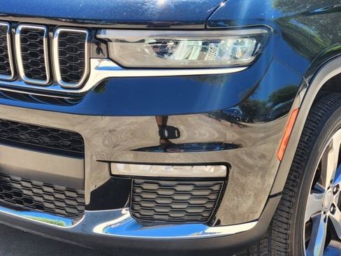 Used 2022 Jeep Grand Cherokee L Limited image 17