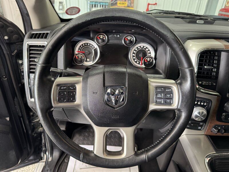 Used 2016 RAM 1500 Laramie w/ Convenience Group AWD/4WD image 7