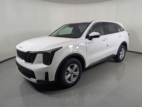 New 2025 Kia Sorento LX image 3