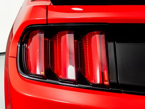 Used 2018 Ford Mustang Shelby GT350 w/ Electronics Package image 25