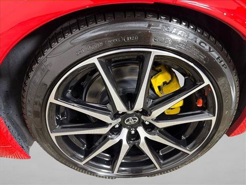 Used 2023 Toyota GR86 RWD image 18