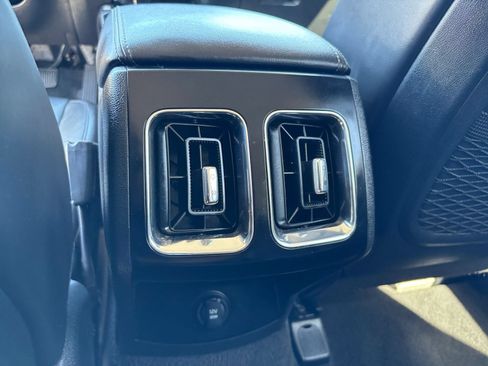 Used 2024 Kia Sorento S FWD image 25