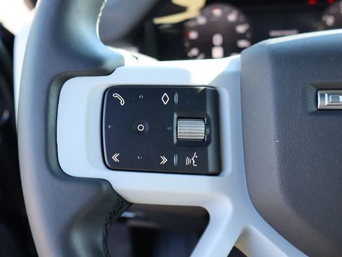 Used 2023 Land Rover Defender 90 X-Dynamic SE image 16