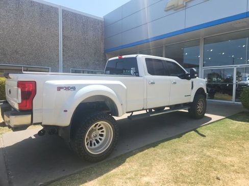 Used 2019 Ford F350 Lariat w/ Lariat Ultimate Package AWD/4WD image 3