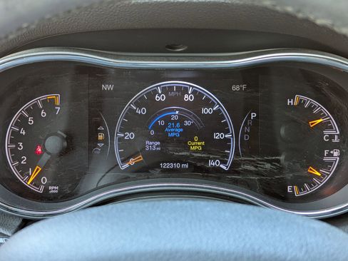 Used 2018 Jeep Grand Cherokee Limited image 23