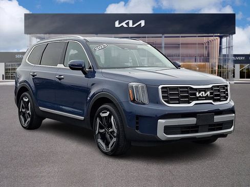 Certified 2023 Kia Telluride S w/ S Sunroof Package image 1