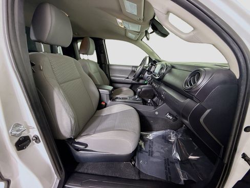 Used 2022 Toyota Tacoma SR image 26