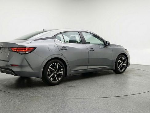 Used 2025 Nissan Sentra SV image 9