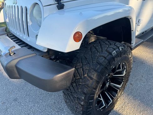 Used 2014 Jeep Wrangler Unlimited Sahara w/ Max Tow Package image 5