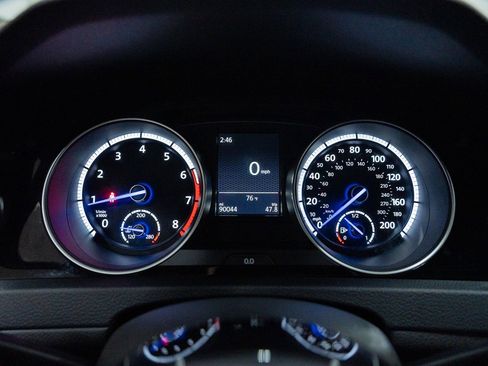 Used 2016 Volkswagen Golf 4-Door image 29