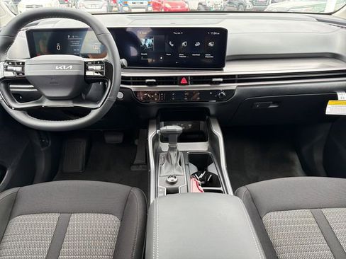 New 2026 Kia Sorento LX FWD image 9
