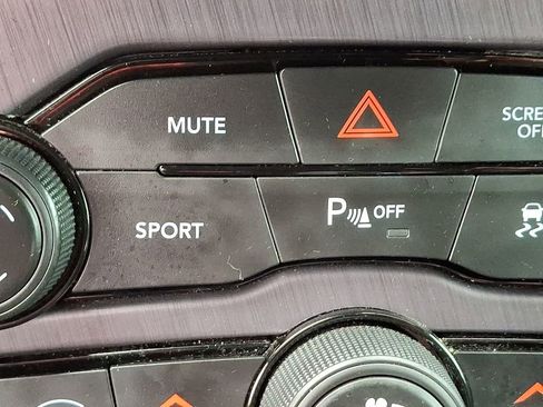 Used 2018 Dodge Challenger R/T Plus image 27