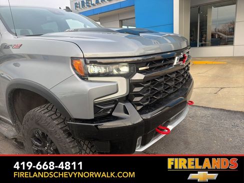 Used 2023 Chevrolet Silverado 1500 ZR2 image 17