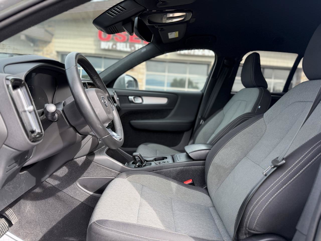 Used 2023 Volvo XC40 B5 Core AWD/4WD image 11