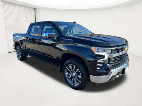 Used 2023 Chevrolet Silverado 1500 LT AWD/4WD image 3