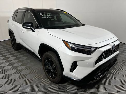 Used 2023 Toyota RAV4 XSE AWD/4WD image 3