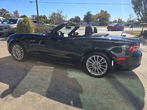 Used 2019 FIAT 124 Spider Classica w/ Technology Group image 4