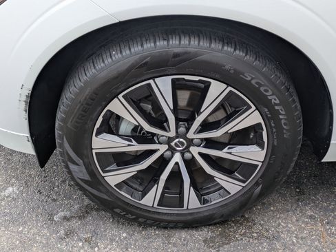 Certified 2024 Volvo XC60 B5 Core w/ Protection Package Premier image 11